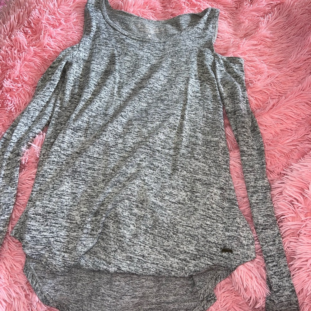 Grey long sleeve shoulder less tee